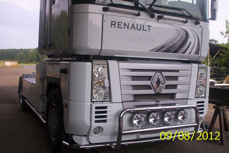 Orurowana przednia część kabiny Renault Magnum