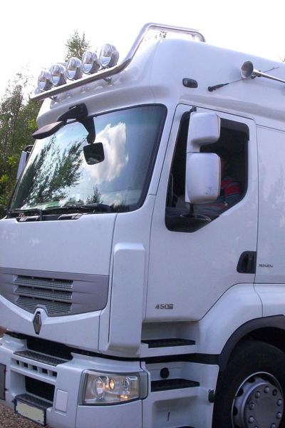 Orurowanie górnej części kabiny z reflektorami ciężarówki Renault Premium