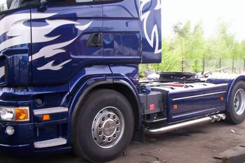 Orurowanie części kabiny Scania
