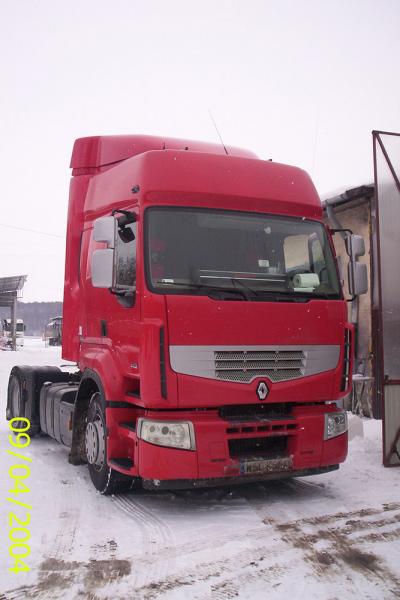 Zabudowa w kolorze czerwonym w Renault Premium