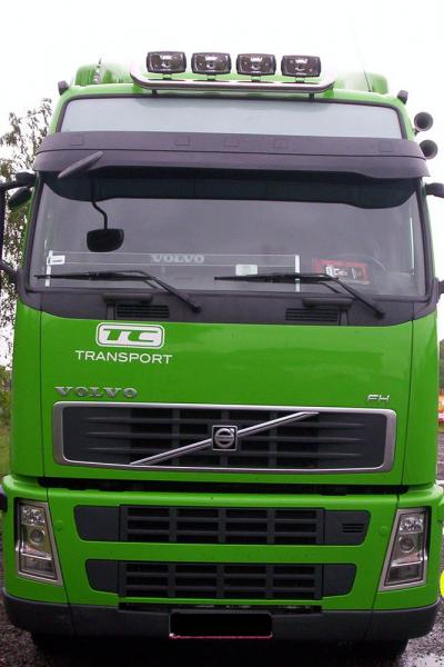 Zielona zabudowa w samochodzie ciężarowym marki Volvo