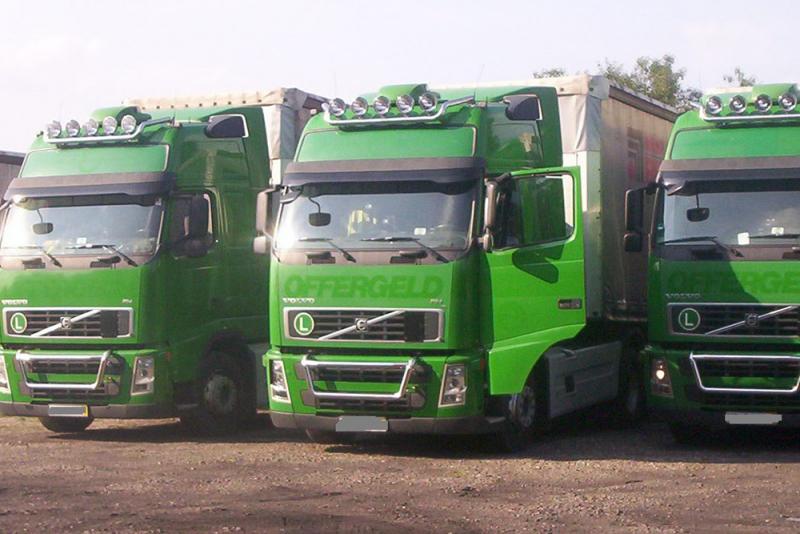 Zielona zabudowa w samochodzie ciężarowym Volvo
